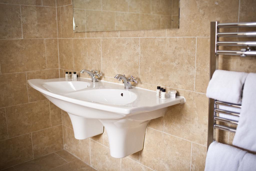 Newbury Manor Guest House Room photo
