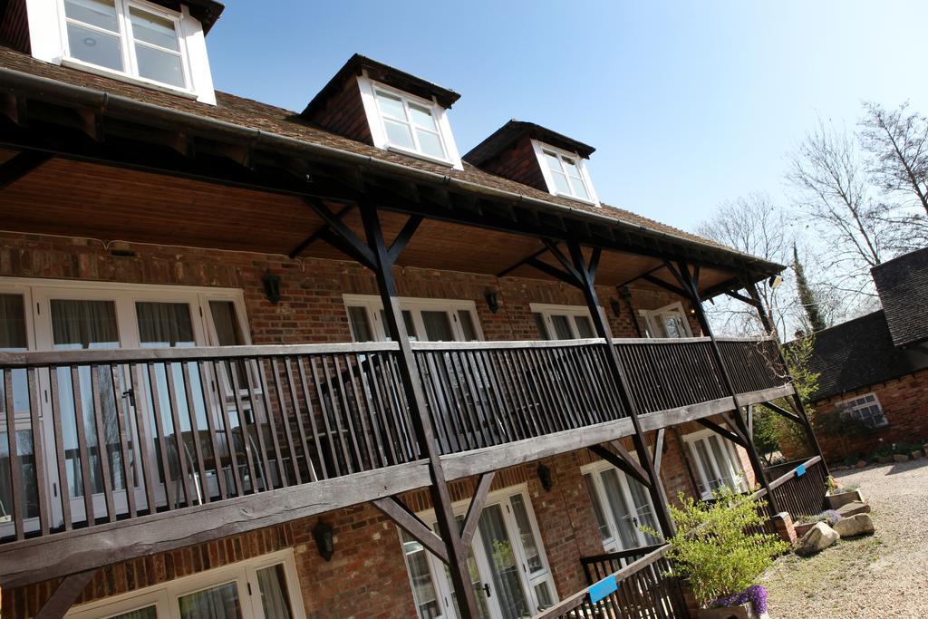 Newbury Manor Guest House Exterior photo
