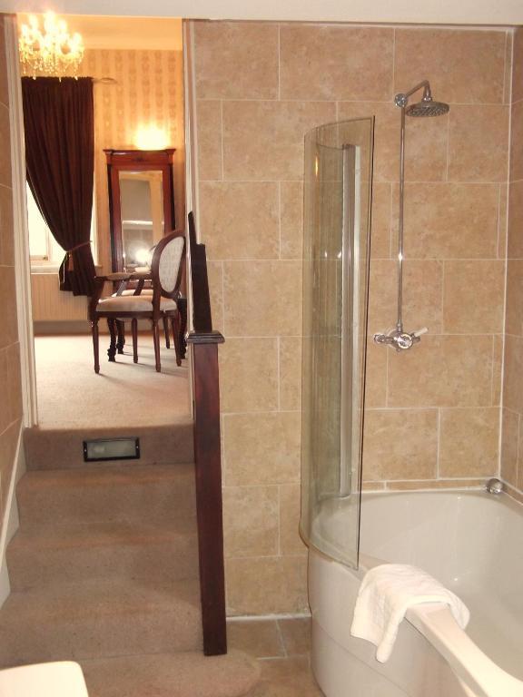 Newbury Manor Guest House Room photo