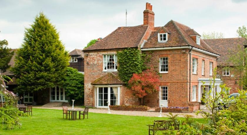 Newbury Manor Guest House Exterior photo