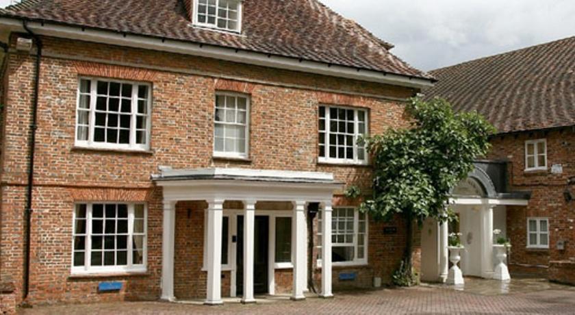 Newbury Manor Guest House Exterior photo
