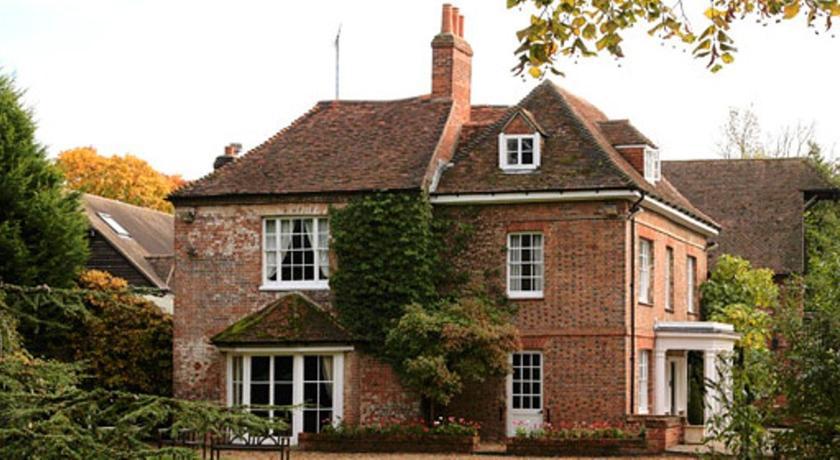 Newbury Manor Guest House Exterior photo