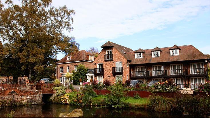 Newbury Manor Guest House Exterior photo